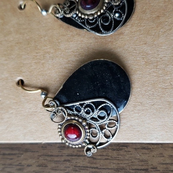 Cute vintage filigree and enamel dangle earrings - Picture 4 of 4